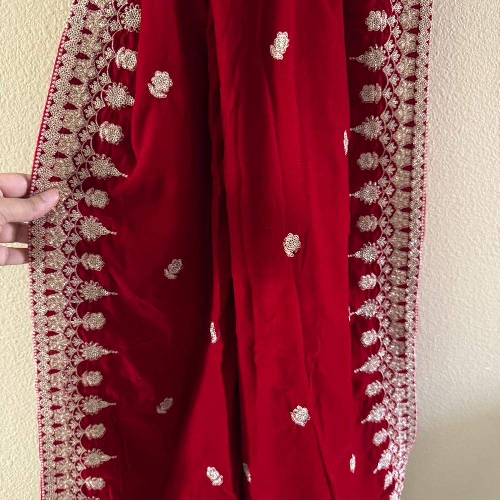 Velvet shawl/stole